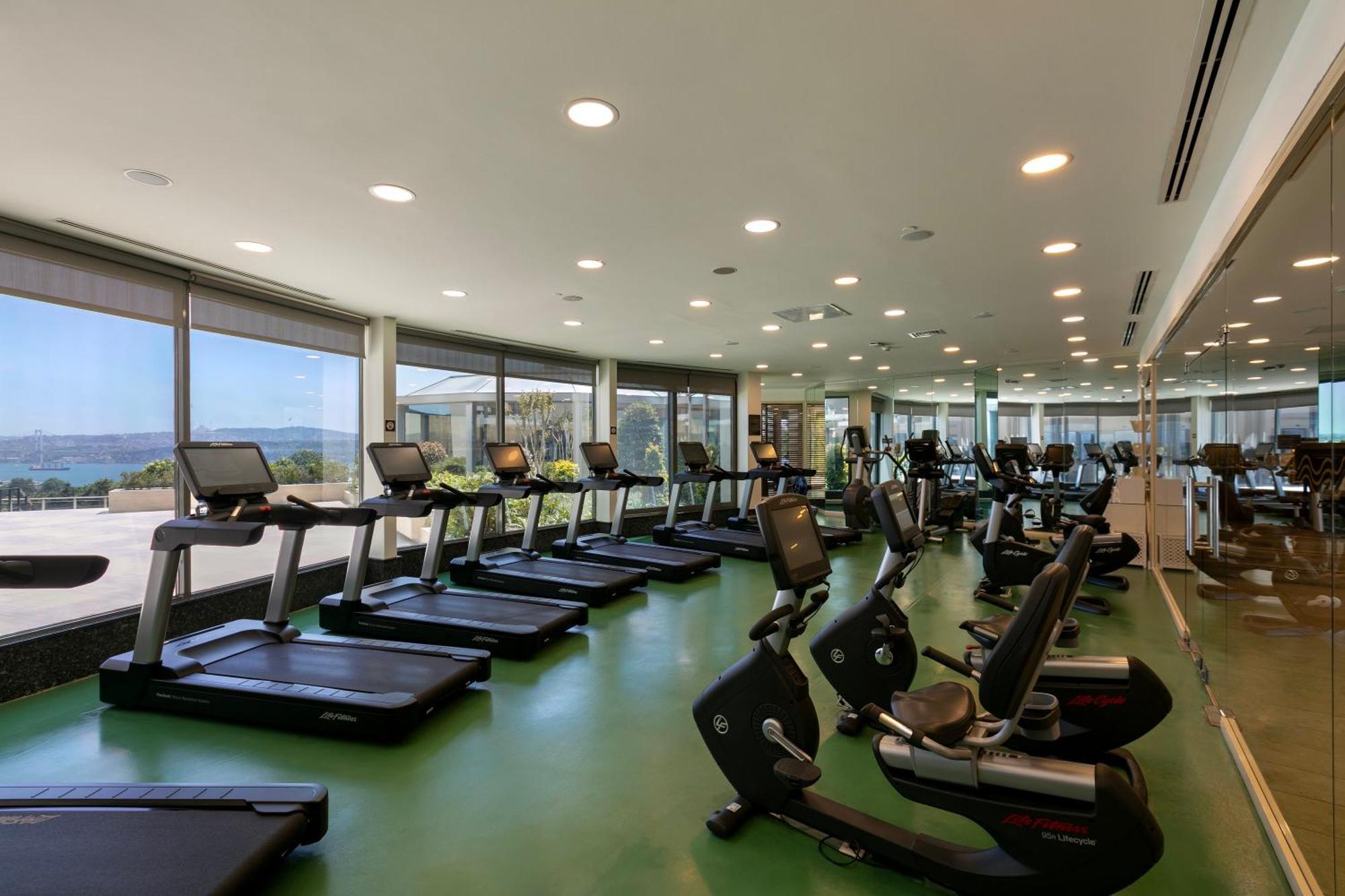 Intercontinental Istanbul By Ihg Hotel Luaran gambar The gym at the hotel