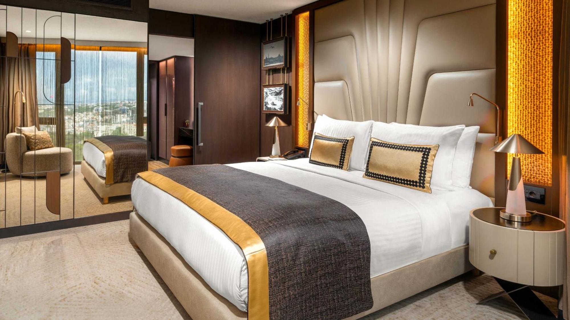 Intercontinental Istanbul By Ihg Hotel Luaran gambar A bedroom in the hotel