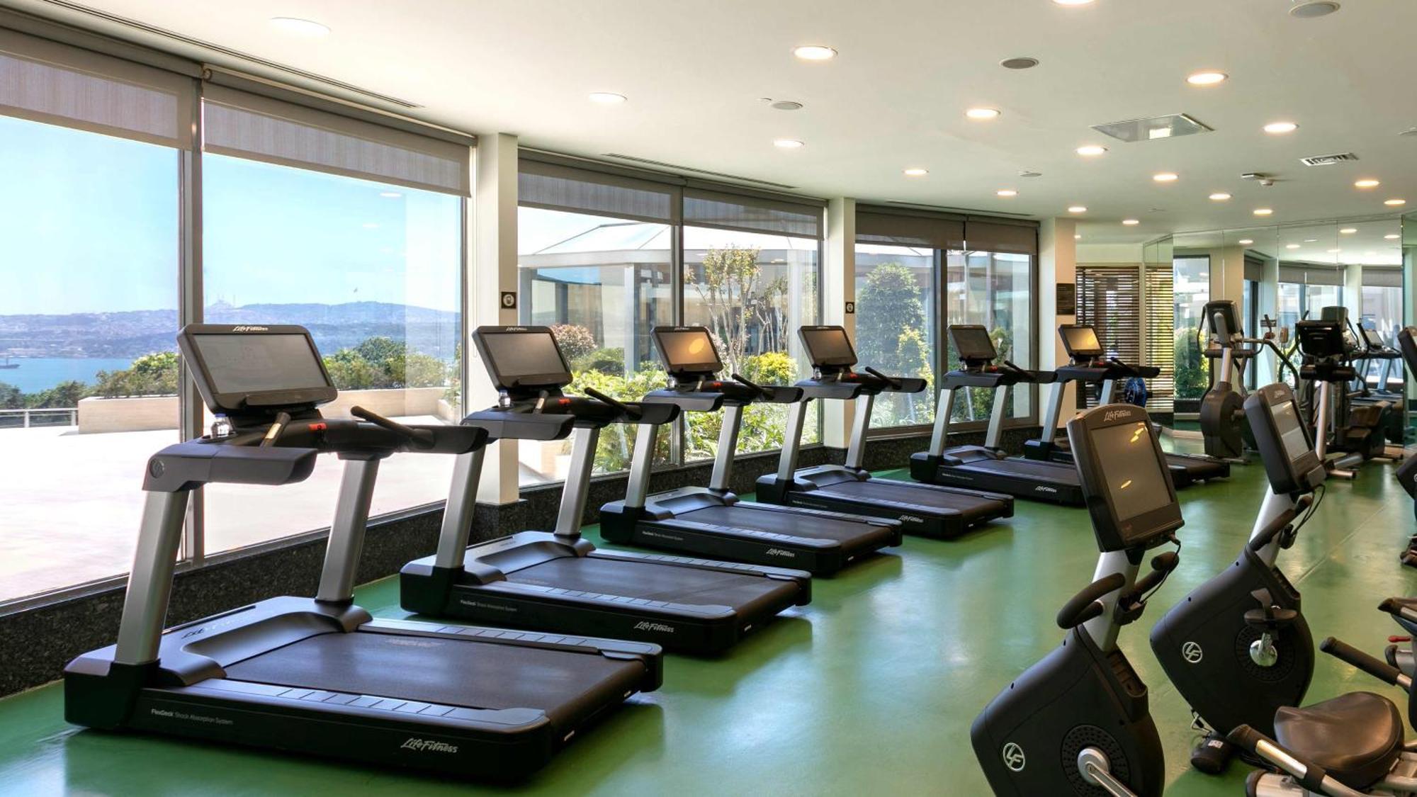 Intercontinental Istanbul By Ihg Hotel Luaran gambar The gym at the hotel