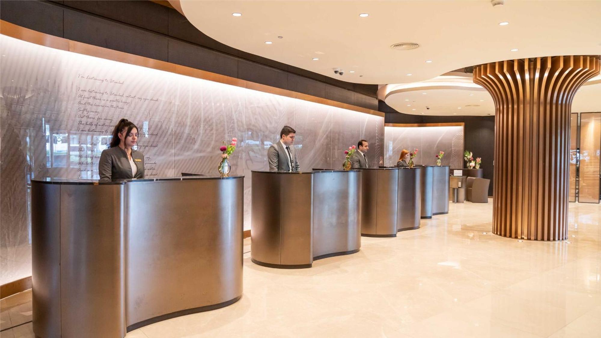 Intercontinental Istanbul By Ihg Hotel Luaran gambar The lobby of the hotel