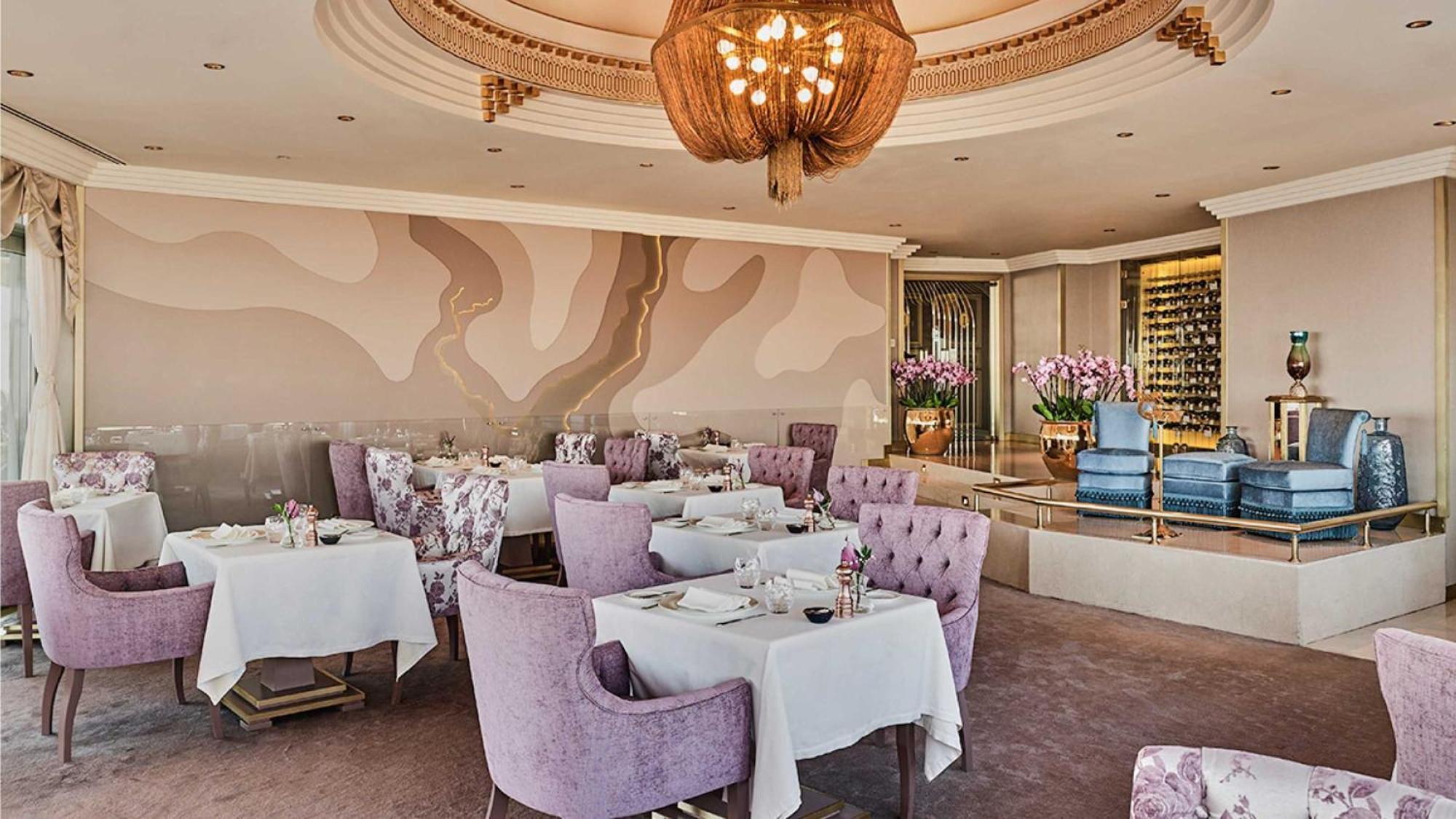 Intercontinental Istanbul By Ihg Hotel Luaran gambar The interior of the restaurant