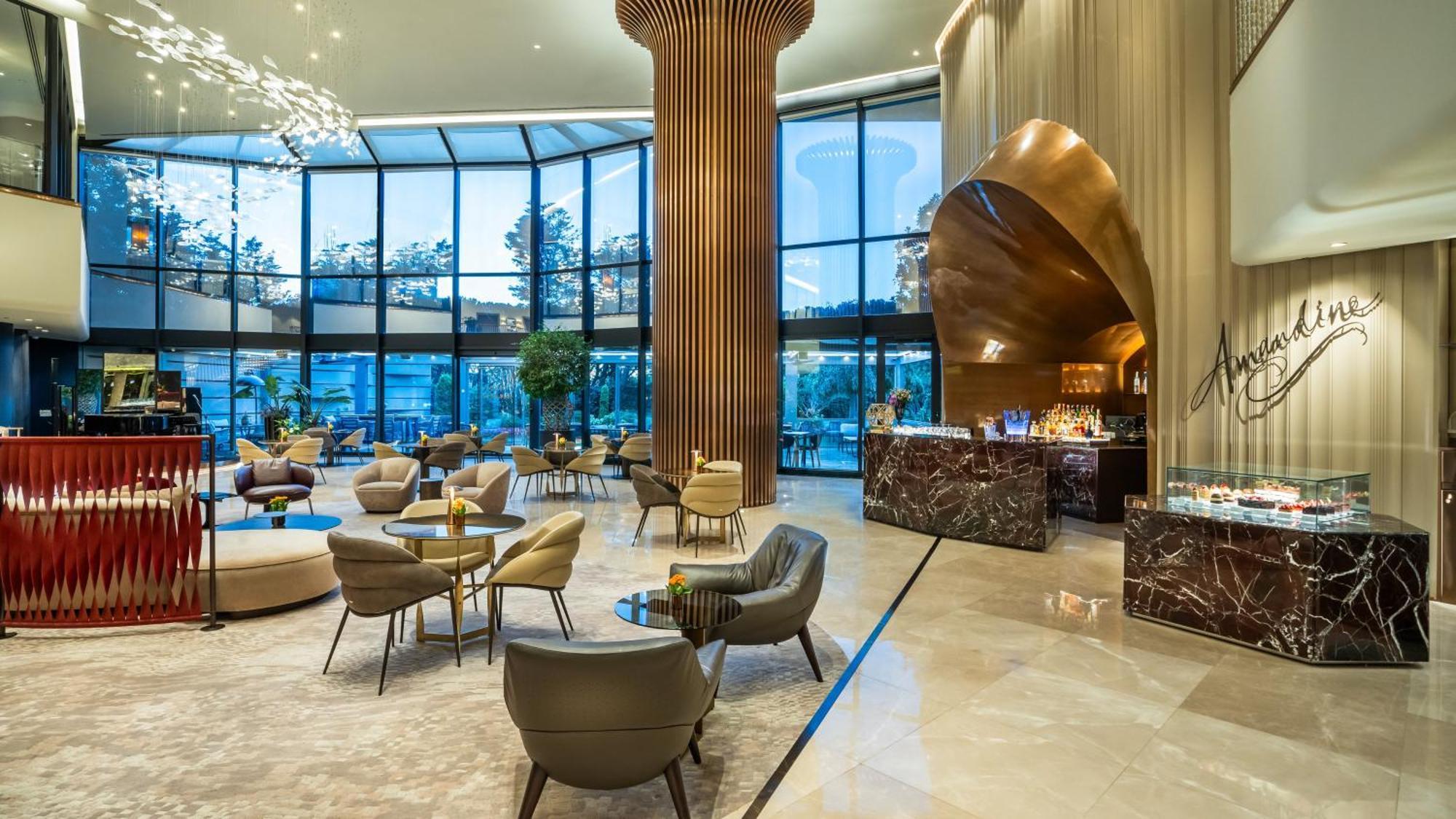 Intercontinental Istanbul By Ihg Hotel Luaran gambar The lobby of the hotel
