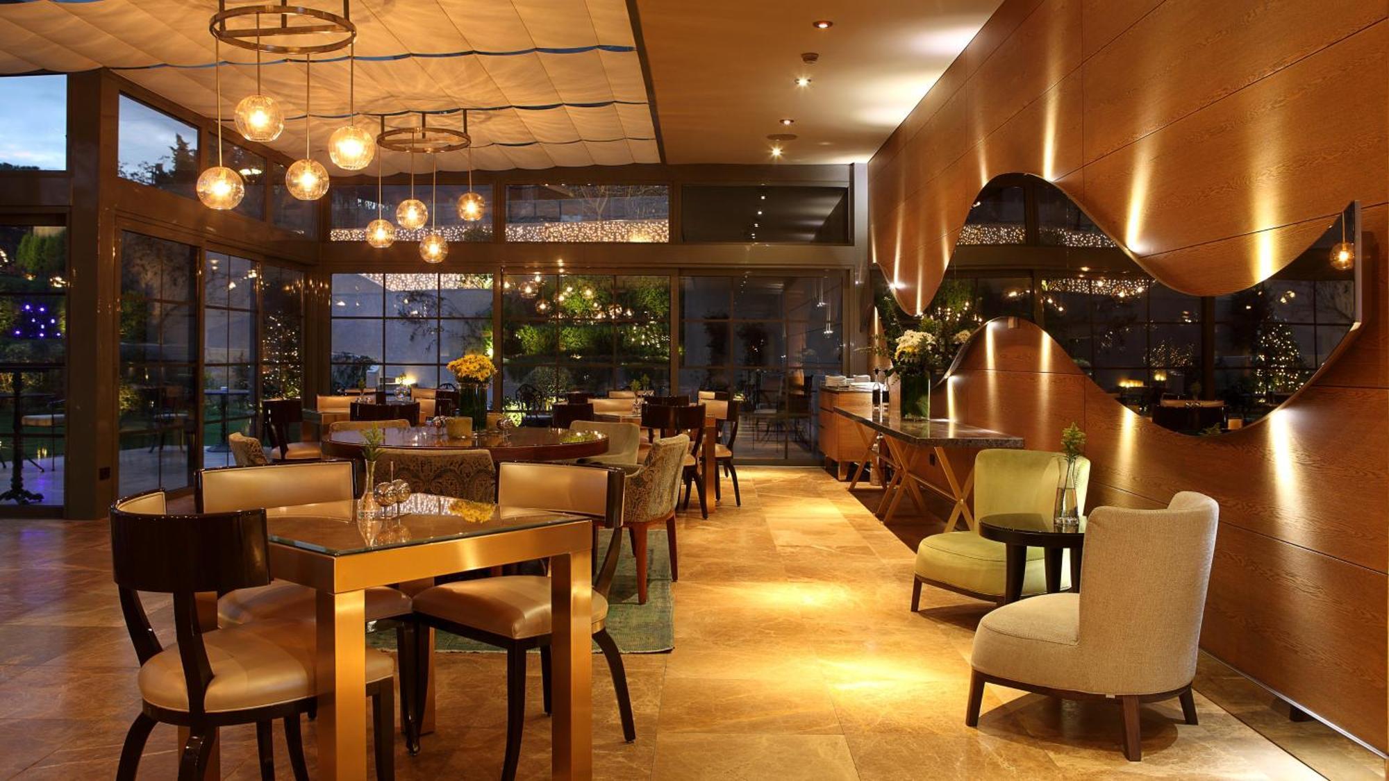 Intercontinental Istanbul By Ihg Hotel Luaran gambar The interior of the restaurant