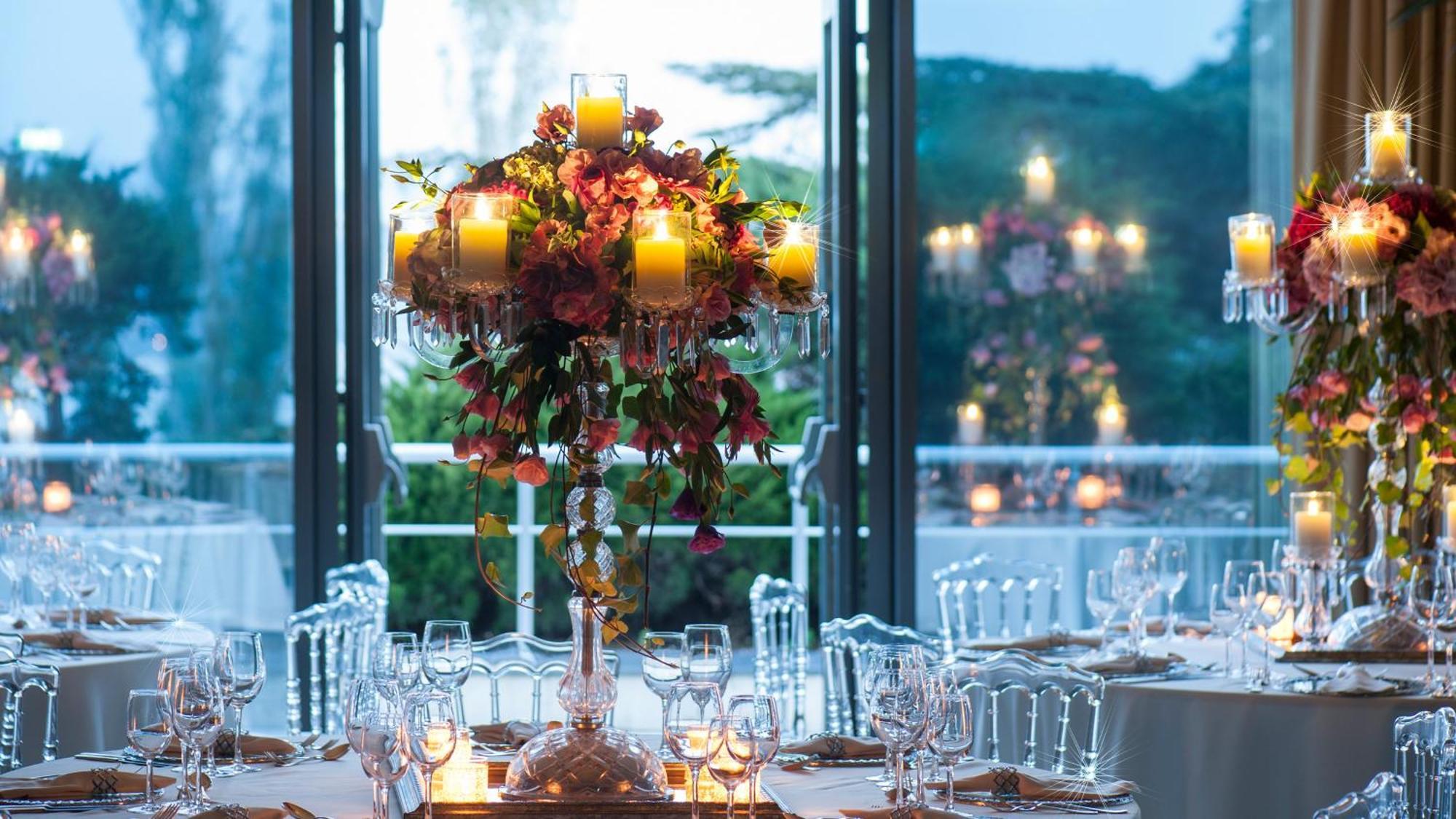 Intercontinental Istanbul By Ihg Hotel Luaran gambar The interior of the restaurant