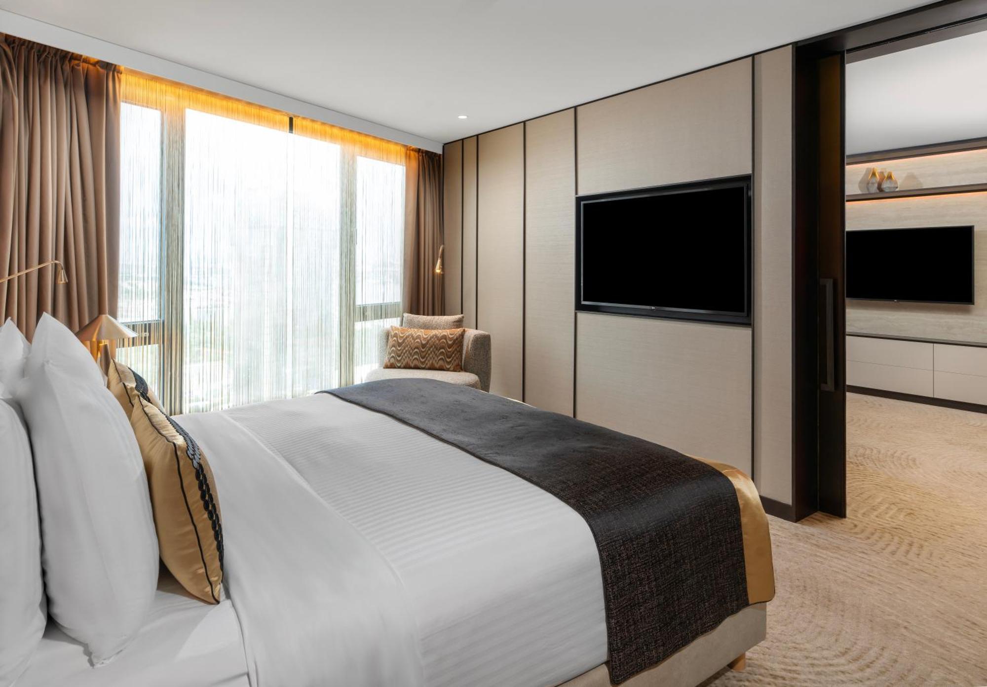 Intercontinental Istanbul By Ihg Hotel Luaran gambar A bedroom in the 2018-launched Crystal River Lodge