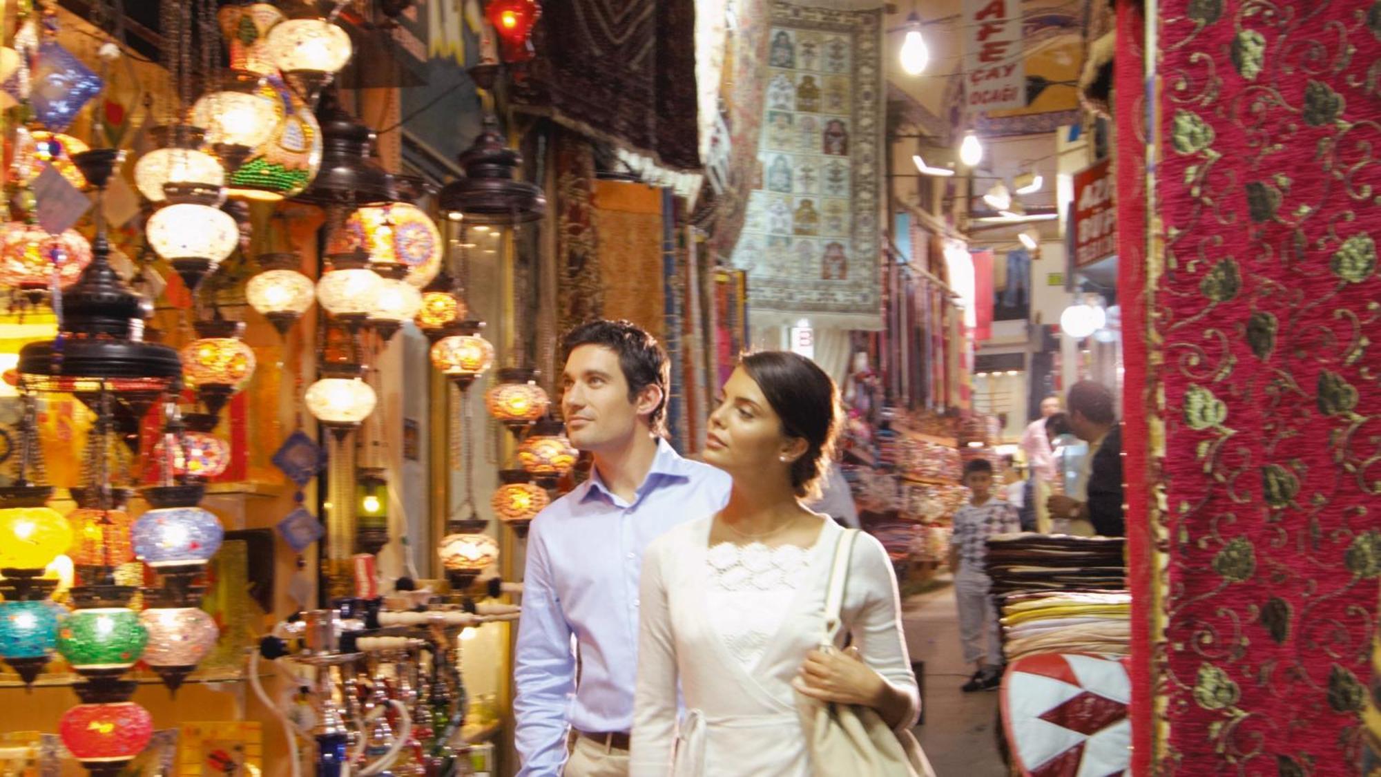 Intercontinental Istanbul By Ihg Hotel Luaran gambar Souk in the Old City of Jerusalem